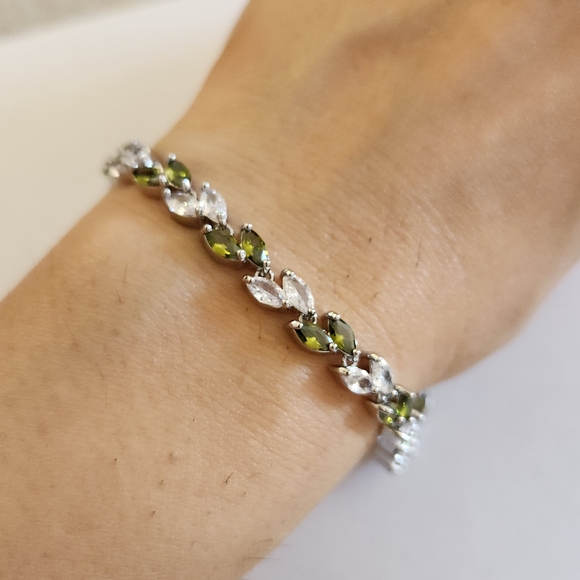 New 925 Silver Marquise Cut Peridot Diamond Bracelet With Extender - Picture 2 of 8